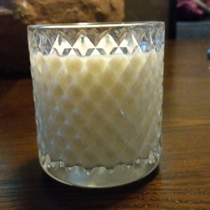 Candle.   Pink Sugar Crystal Scent